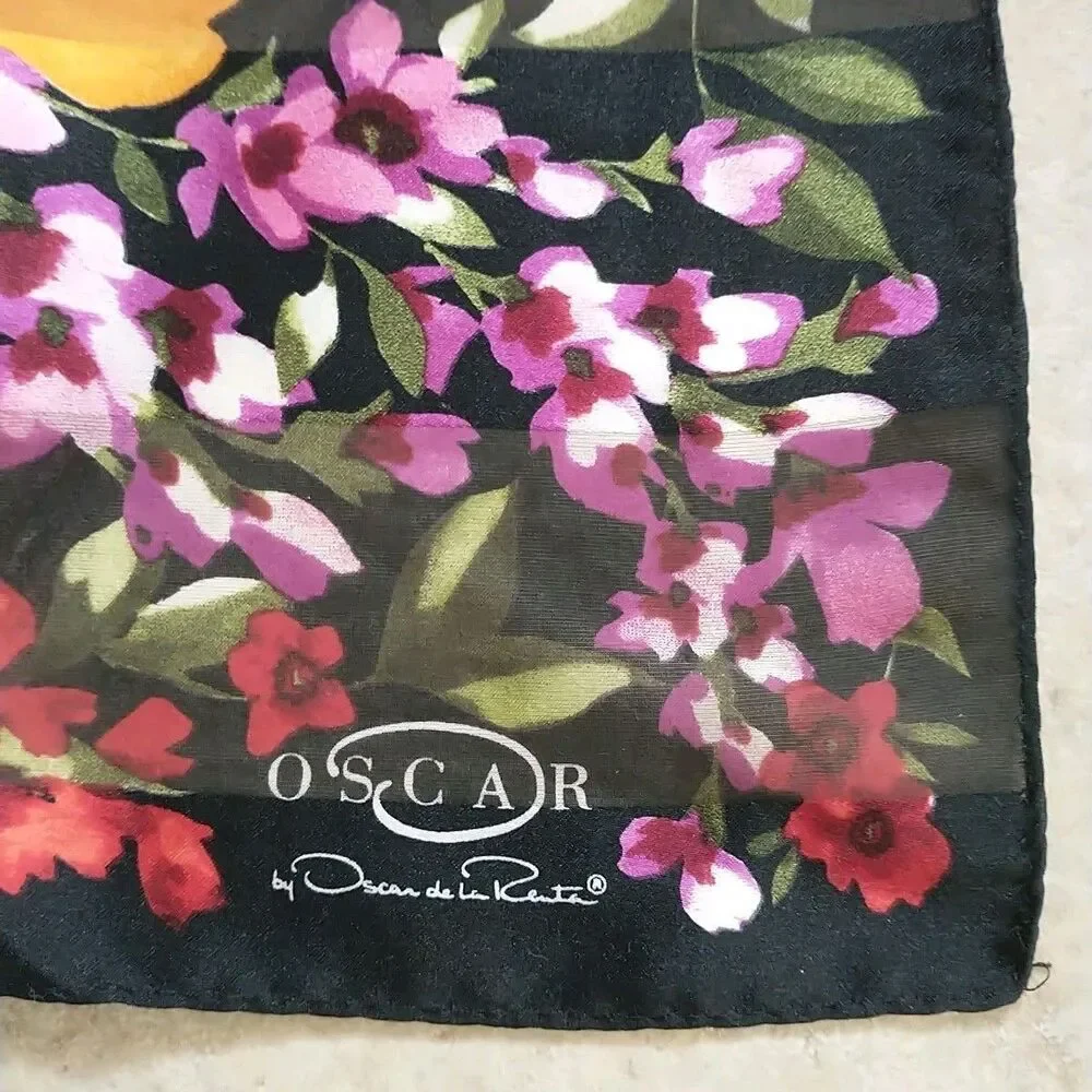 OSCAR By Oscar De La Renta Scarf Pink Black Floral Silk Square 20